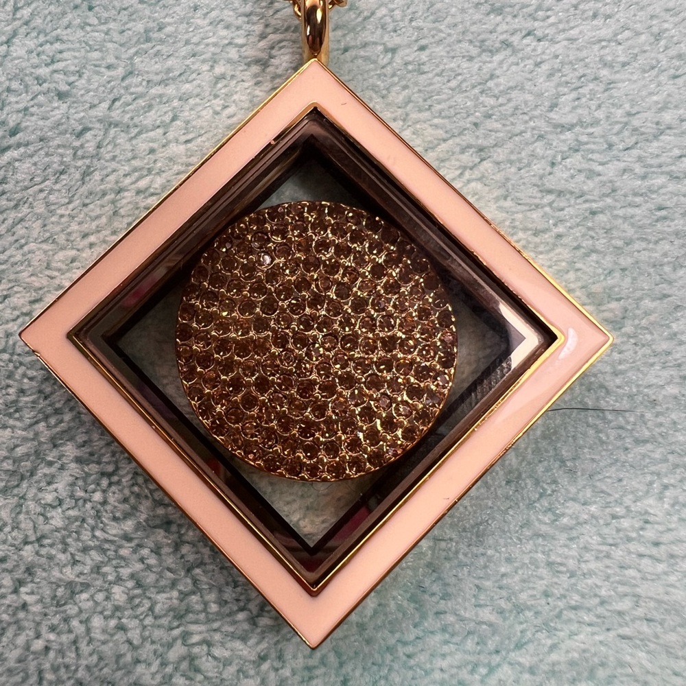 Floating Locket Charm Coin - Picture 6 of 7